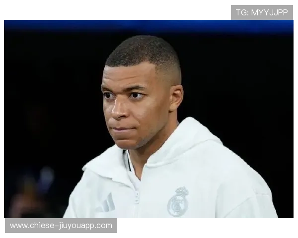 特写视角：欧冠球员的日常训练和场外生活，欧冠球员工资排行榜